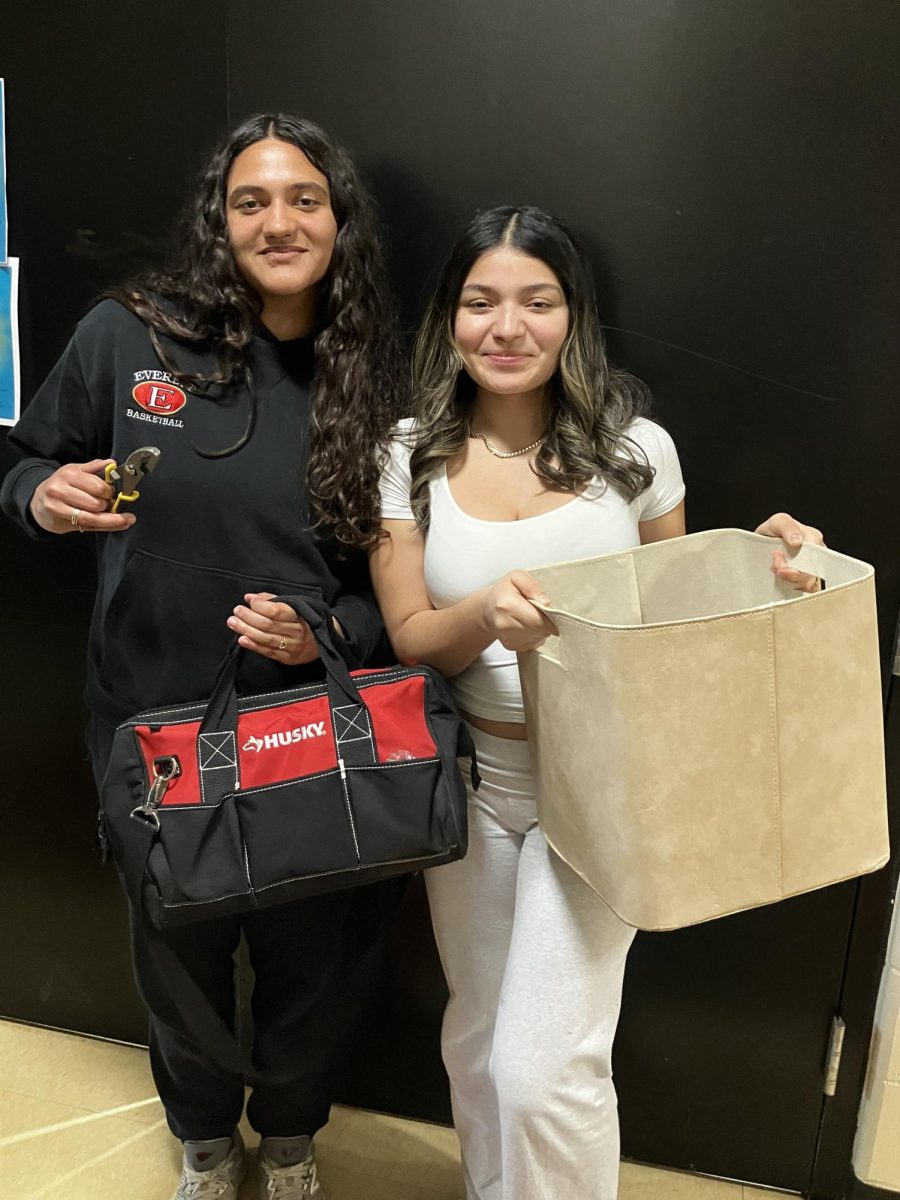 Seniors Nathaly Romero and Nicole Damaceno